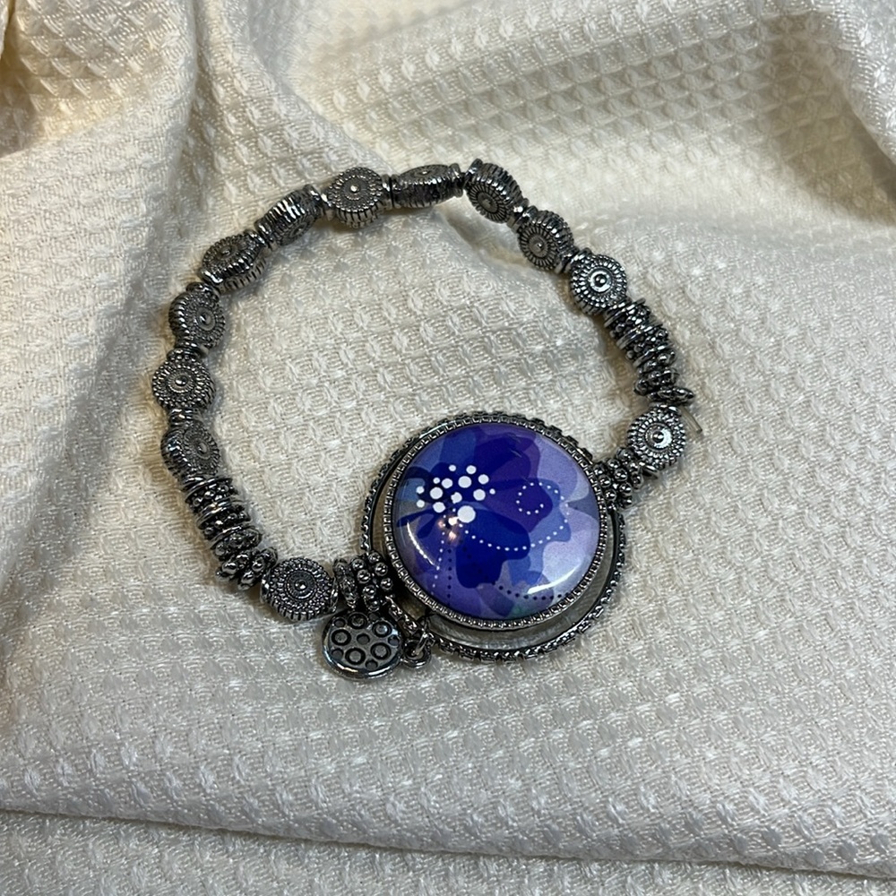 Magnabilities Bracelet - Picture 2 of 4
